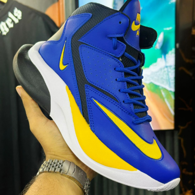 Bota Nike perfectas tanto para entrenamientos intensos como para un look urbano con mucho estilo.