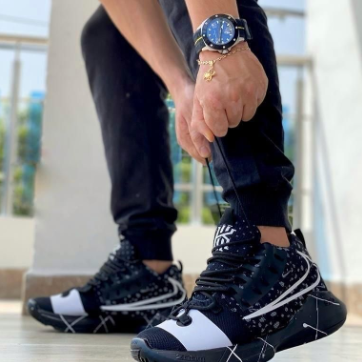 Estas Zapatillas estilo NIKE KYRIE IRVING Son ligeras y ofrecen gran contención lateral, ajuste seguro&nbsp;
